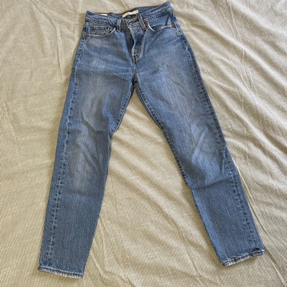 Levi’s wedgie jeans - Picture 1 of 5